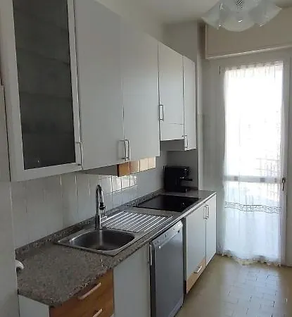 Apartment Alloggio Incantevole *